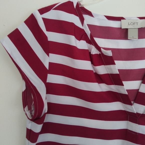 Womens Ann Taylor Loft Top Size Small Pretty! - Picture 2 of 4